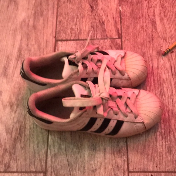 Shose - Picture 2 of 2